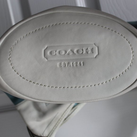 *SOLD*Coach bucket bag - Picture 4 of 8